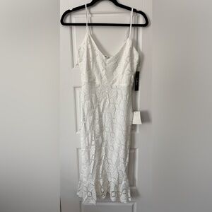 White lace fitted dress